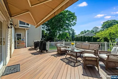Exterior - 254 Hoppers Ln, Paramus, NJ 07652 photo 4 of 7