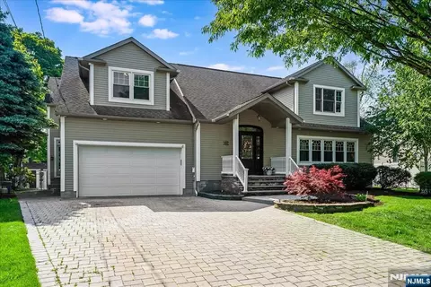 254 Hoppers Ln, Paramus, NJ 07652 photo 1