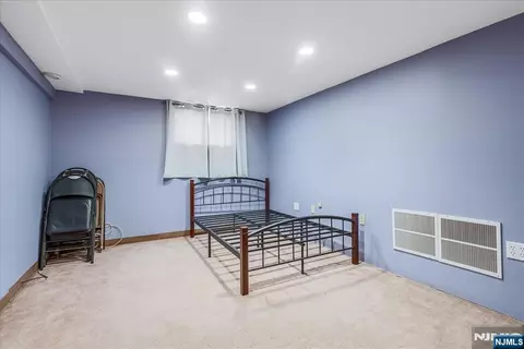 Bedroom - 254 Hoppers Ln, Paramus, NJ 07652 photo 4 of 4