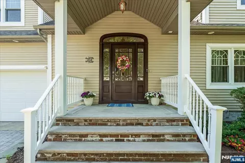 Exterior - 254 Hoppers Ln, Paramus, NJ 07652 photo 3 of 7