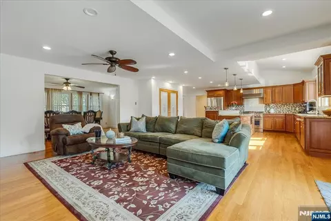 Other - 254 Hoppers Ln, Paramus, NJ 07652 photo 1 of 9