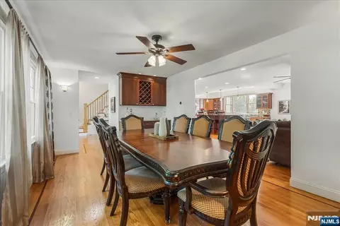 Dining - 254 Hoppers Ln, Paramus, NJ 07652 photo 2 of 2