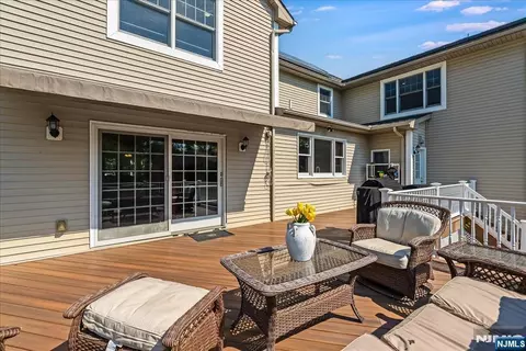 Exterior - 254 Hoppers Ln, Paramus, NJ 07652 photo 5 of 7