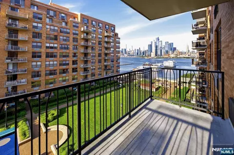 2 Constitution Ct #814, Hoboken, NJ 07030