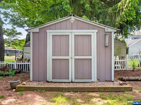 Exterior - 538 Coolidge Pl, Paramus, NJ 07652 photo 10 of 13