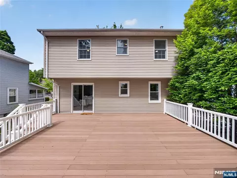 Exterior - 538 Coolidge Pl, Paramus, NJ 07652 photo 4 of 13