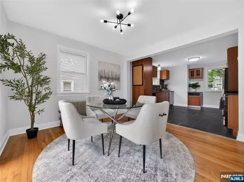 Dining - 538 Coolidge Pl, Paramus, NJ 07652 photo 2 of 3