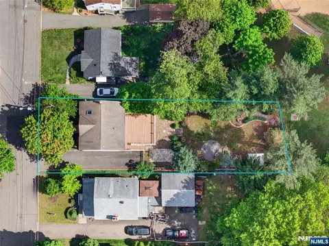 View/Area - 538 Coolidge Pl, Paramus, NJ 07652 photo 1 of 2