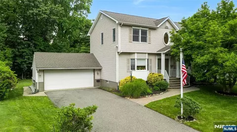 41 Circle Dr, Paramus, NJ 07652