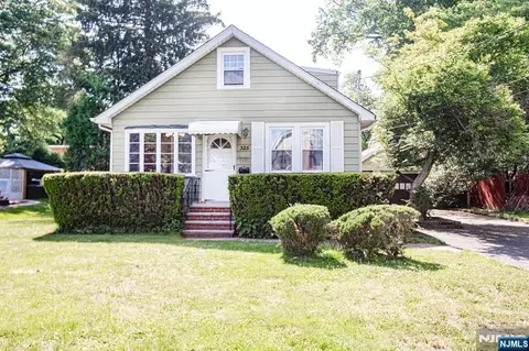 326 William St, New Milford, NJ 07646