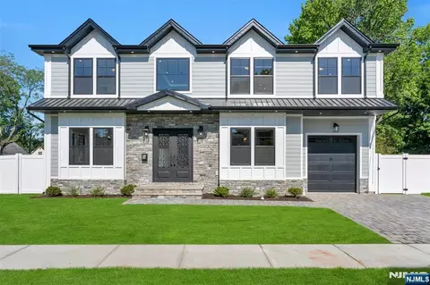 66 Westview Dr, Bergenfield, NJ 07621