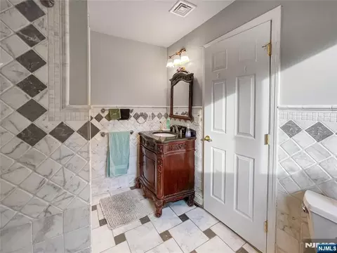 Bath - 445 Nevada St, Paramus, NJ 07652 photo 8 of 9