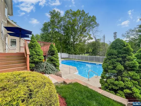 Exterior - 445 Nevada St, Paramus, NJ 07652 photo 7 of 9