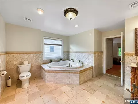 Bath - 445 Nevada St, Paramus, NJ 07652 photo 7 of 9