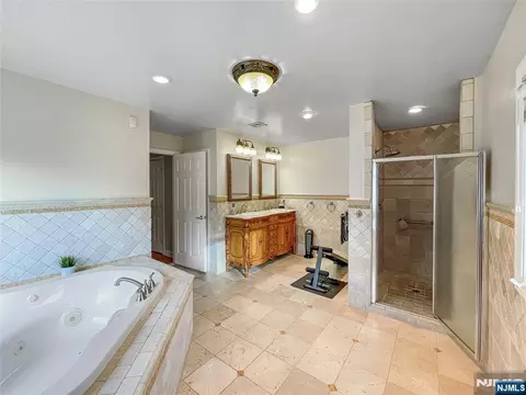 Bath - 445 Nevada St, Paramus, NJ 07652 photo 5 of 9