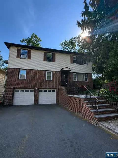 22 Evelyn Ct, Maplewood, NJ 07040