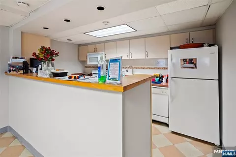 Kitchen - 280 Prospect Ave #8G, Hackensack, NJ 07601 photo 3 of 3