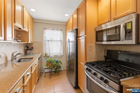 Kitchen - 280 Prospect Ave #8G, Hackensack, NJ 07601 photo 1 of 3