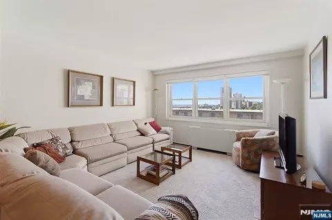 Living - 280 Prospect Ave #8G, Hackensack, NJ 07601 photo 1 of 2