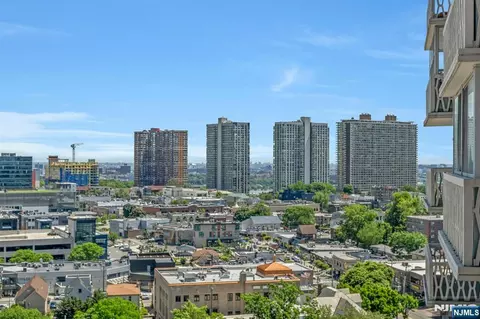 2000 Linwood Ave #15P, Fort Lee, NJ 07024