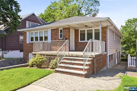 458 Stillwell Ave, Fort Lee, NJ 07024