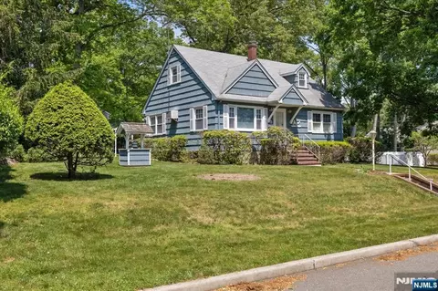 252 Saint Nicholas Ave, Hillsdale, NJ 07642