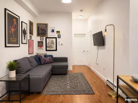 76 Hutton St #3, Jersey City, NJ 07307