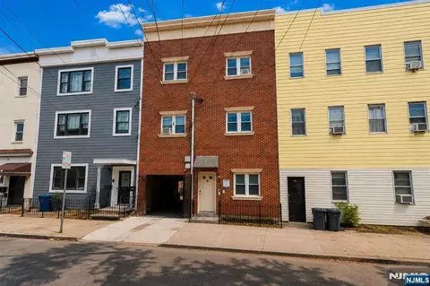 76 Hutton St #3, Jersey City, NJ 07307