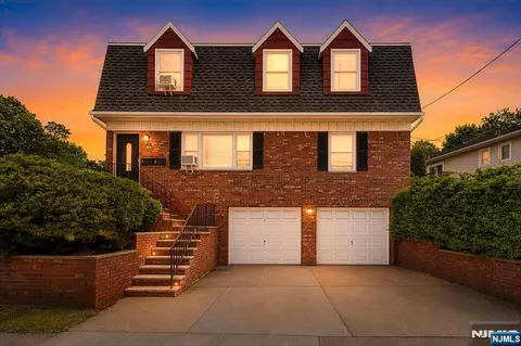 31 Marginal Rd, Rutherford, NJ 07070