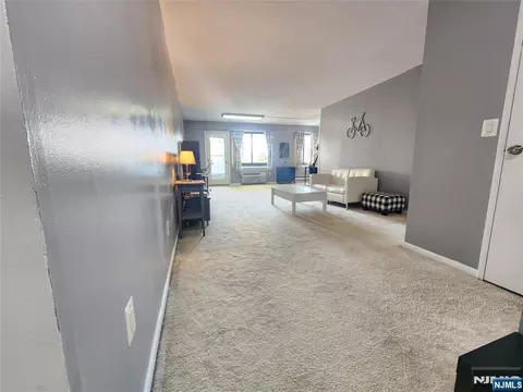 307 Prospect Ave #4D, Hackensack, NJ 07601