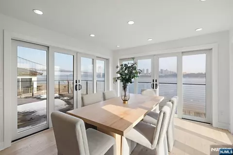 27 Shore Rd, Edgewater, NJ 07020 photo 12