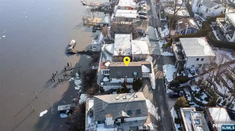 27 Shore Rd, Edgewater, NJ 07020 photo 45