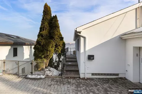 27 Shore Rd, Edgewater, NJ 07020 photo 39