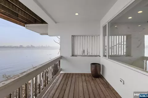 27 Shore Rd, Edgewater, NJ 07020 photo 29