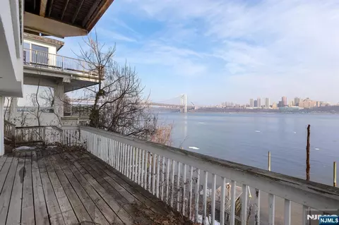 27 Shore Rd, Edgewater, NJ 07020 photo 42