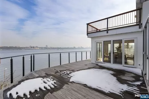 27 Shore Rd, Edgewater, NJ 07020 photo 18