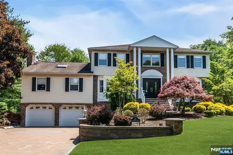24 Fox Hollow Rd, Ramsey, NJ 07446