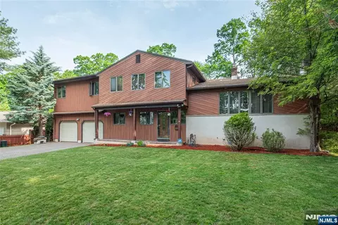 12 Abbott Rd, Wayne, NJ 07470