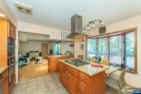 Kitchen - 12 Abbott Rd, Wayne, NJ 07470 photo 3 of 4