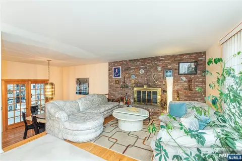 Living - 12 Abbott Rd, Wayne, NJ 07470 photo 2 of 3