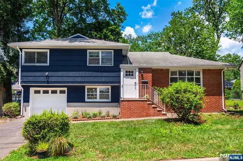 107 Highland Ave, Bergenfield, NJ 07621