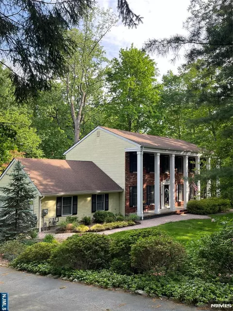 71 Cheshire Ln, Ringwood, NJ 07456