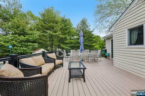 Exterior - 123 Midwood Rd, Paramus, NJ 07652 photo 11 of 12