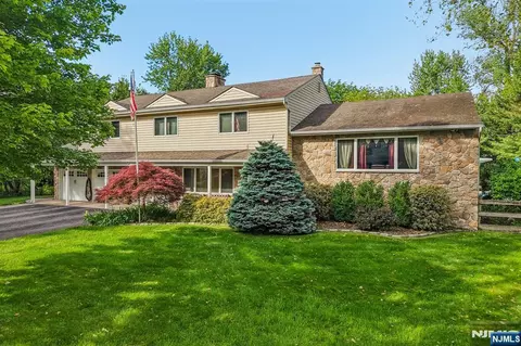 Exterior - 123 Midwood Rd, Paramus, NJ 07652 photo 2 of 12
