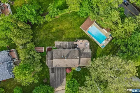 View/Area - 123 Midwood Rd, Paramus, NJ 07652 photo 1 of 2