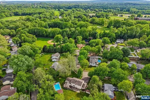 View/Area - 123 Midwood Rd, Paramus, NJ 07652 photo 2 of 2