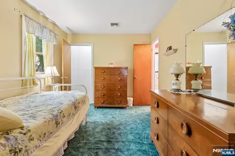 Bedroom - 123 Midwood Rd, Paramus, NJ 07652 photo 6 of 7