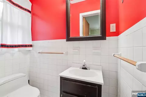 Bath - 123 Midwood Rd, Paramus, NJ 07652 photo 4 of 4