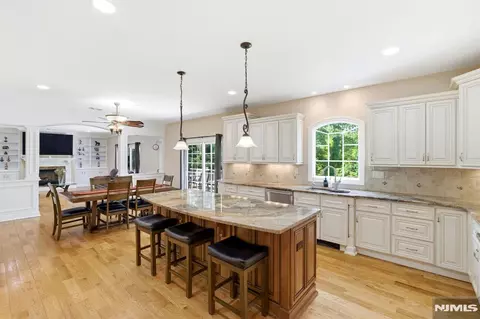 42 Spring Valley Rd, Montvale, NJ 07645