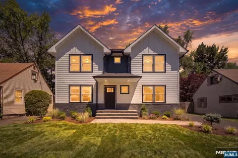 34 Parkway, Rochelle Park, NJ 07662
